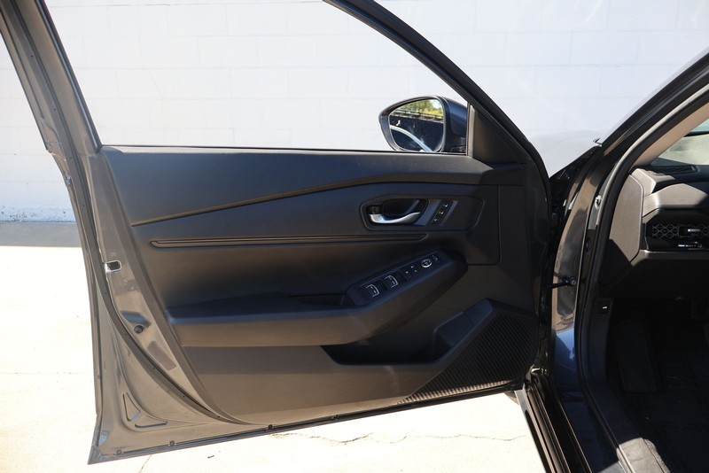 Honda Accord Hybrid Vehicle Full-screen Gallery Image 14