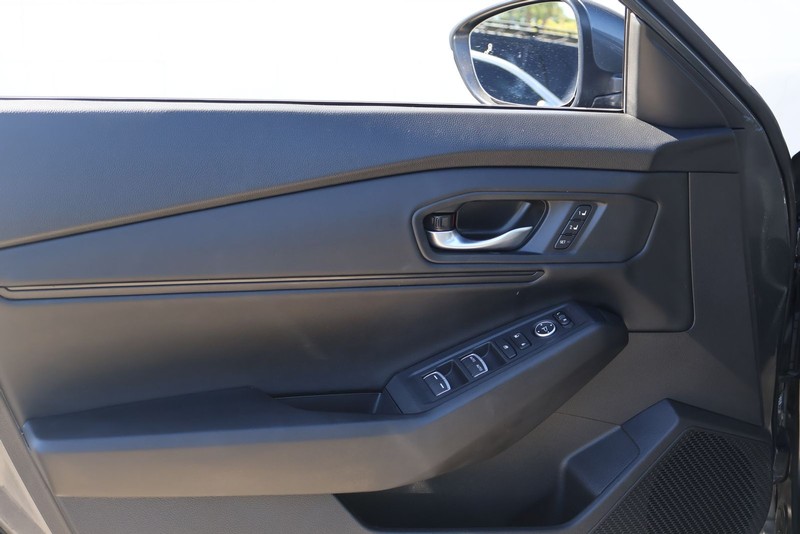 Honda Accord Hybrid Vehicle Full-screen Gallery Image 15