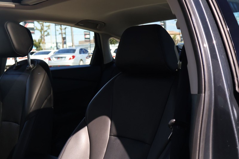 Honda Accord Hybrid Vehicle Full-screen Gallery Image 18