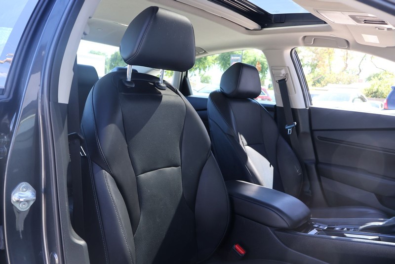 Honda Accord Hybrid Vehicle Full-screen Gallery Image 20