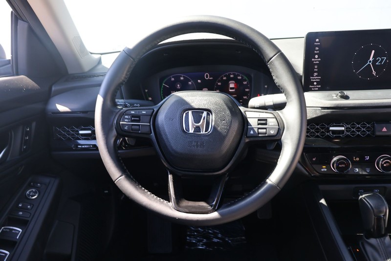 Honda Accord Hybrid Vehicle Full-screen Gallery Image 25