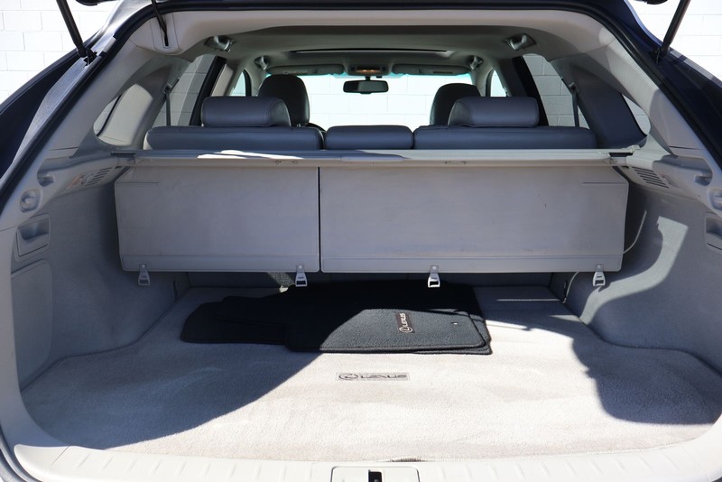 Lexus RX 350 Vehicle Full-screen Gallery Image 08