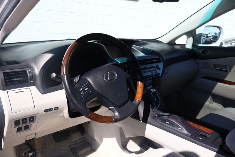 Lexus RX 350 Vehicle Full-screen Gallery Image 17