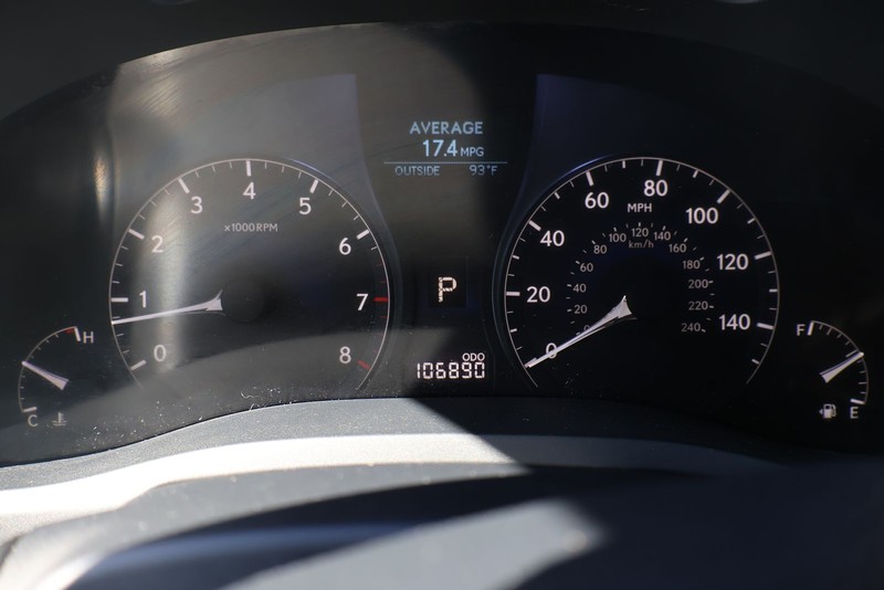 Lexus RX 350 Vehicle Full-screen Gallery Image 24