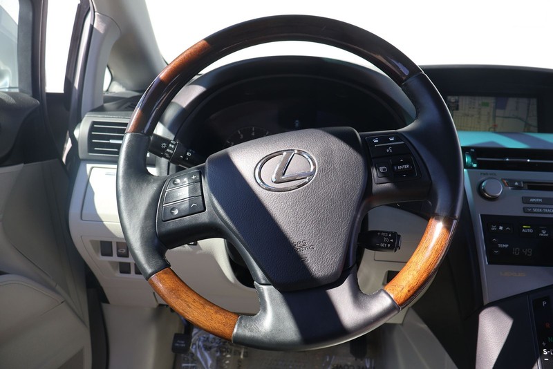 Lexus RX 350 Vehicle Full-screen Gallery Image 25