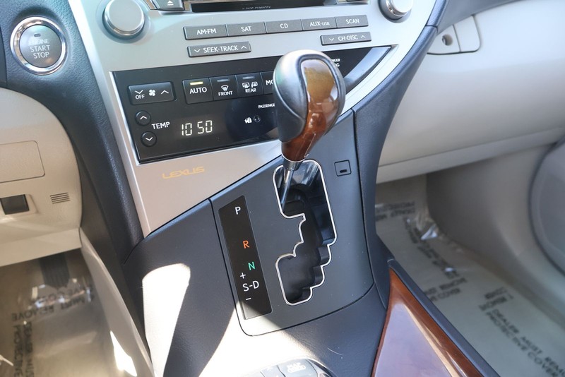 Lexus RX 350 Vehicle Full-screen Gallery Image 33