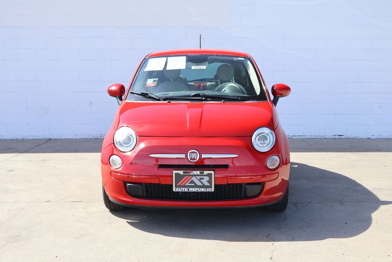 FIAT 500 Vehicle Full-screen Gallery Image 02
