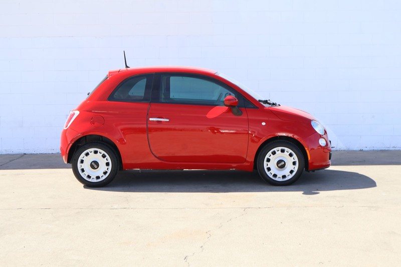 FIAT 500 Vehicle Full-screen Gallery Image 04