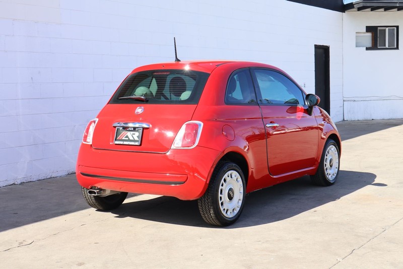 FIAT 500 Vehicle Full-screen Gallery Image 05