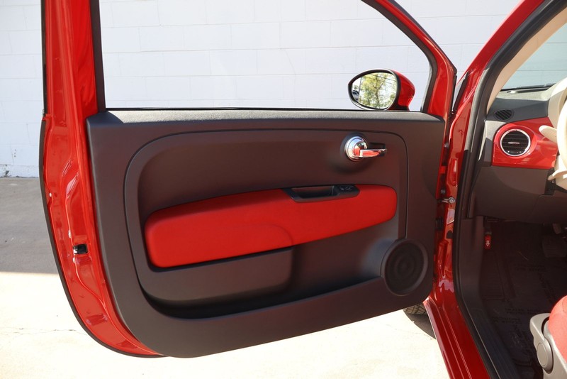 FIAT 500 Vehicle Full-screen Gallery Image 14