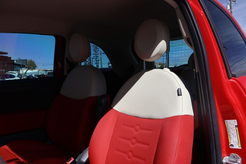 FIAT 500 Vehicle Full-screen Gallery Image 17