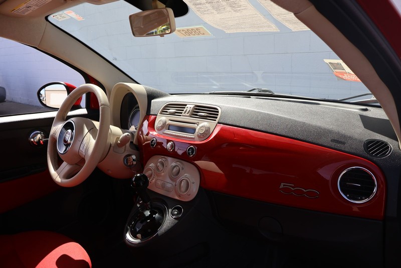 FIAT 500 Vehicle Full-screen Gallery Image 19