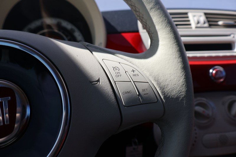 FIAT 500 Vehicle Full-screen Gallery Image 25