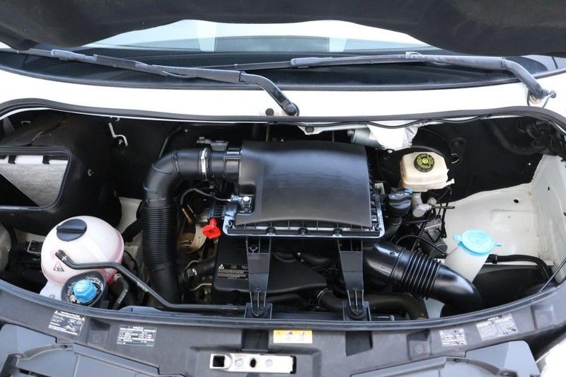 Mercedes-Benz Sprinter Cargo Vans Vehicle Full-screen Gallery Image 15