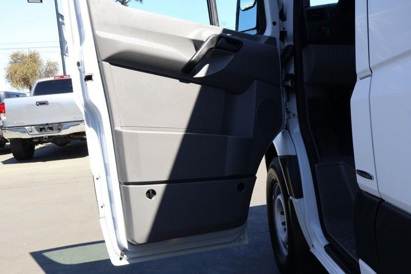 Mercedes-Benz Sprinter Cargo Vans Vehicle Full-screen Gallery Image 17