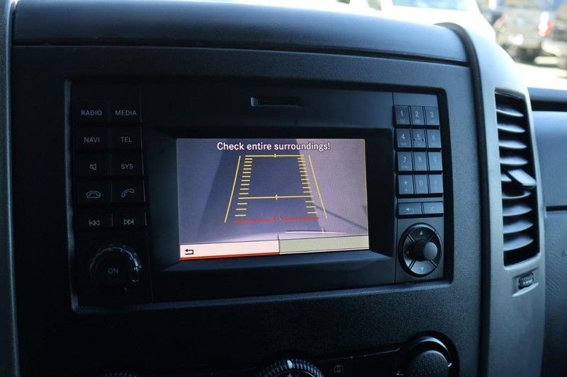 Mercedes-Benz Sprinter Cargo Vans Vehicle Full-screen Gallery Image 29