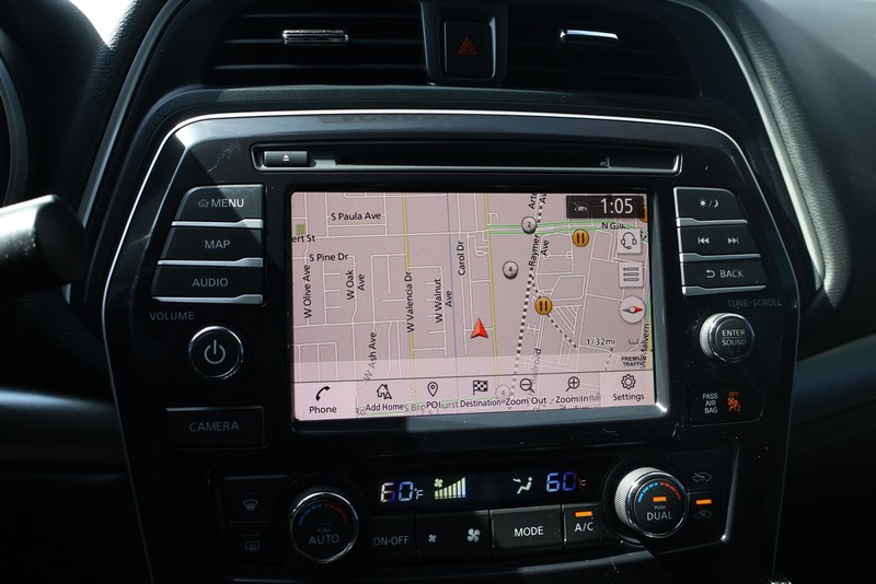 Nissan Maxima Vehicle Full-screen Gallery Image 26