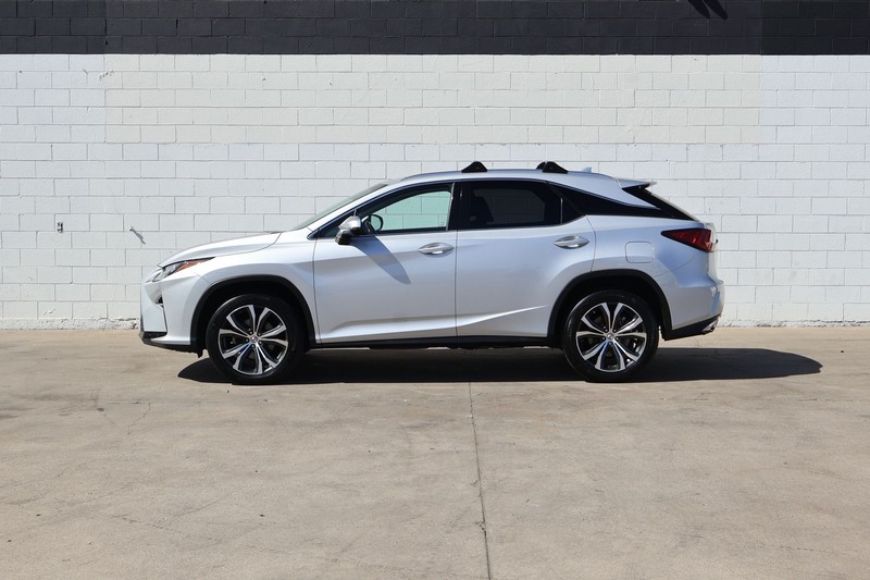 Lexus RX Vehicle Full-screen Gallery Image 11