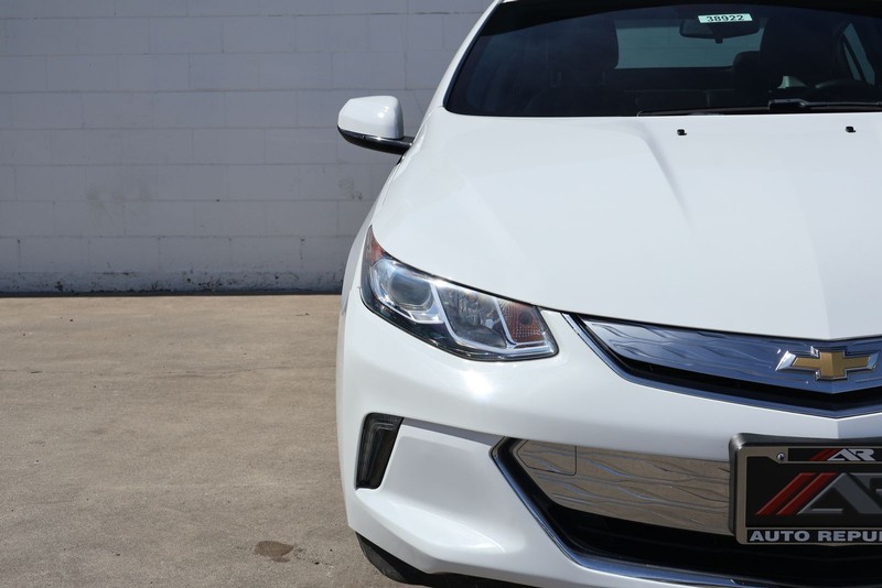 Chevrolet Volt Vehicle Full-screen Gallery Image 03