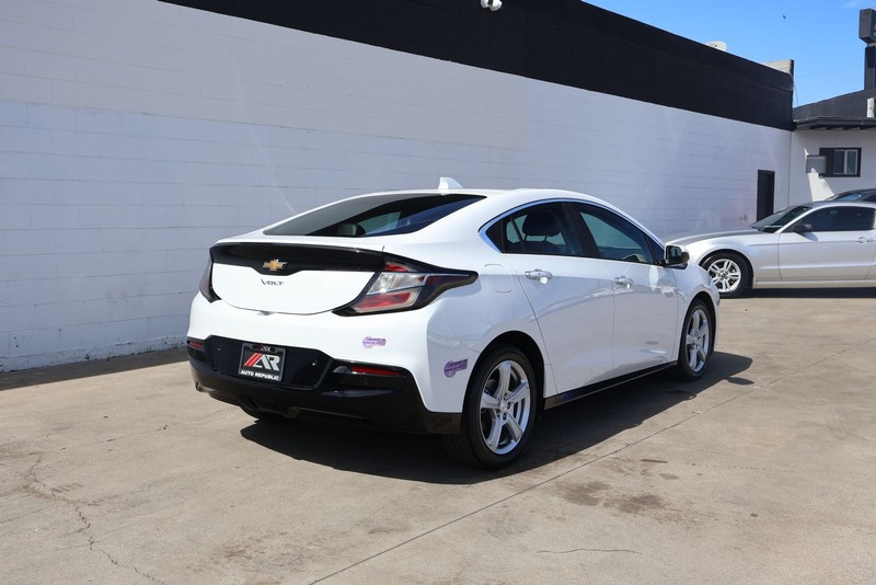 Chevrolet Volt Vehicle Full-screen Gallery Image 05
