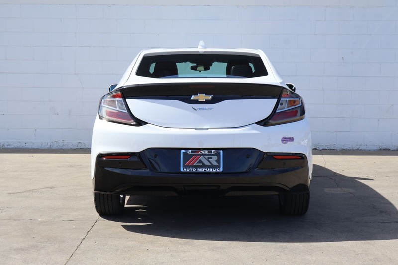Chevrolet Volt Vehicle Full-screen Gallery Image 06