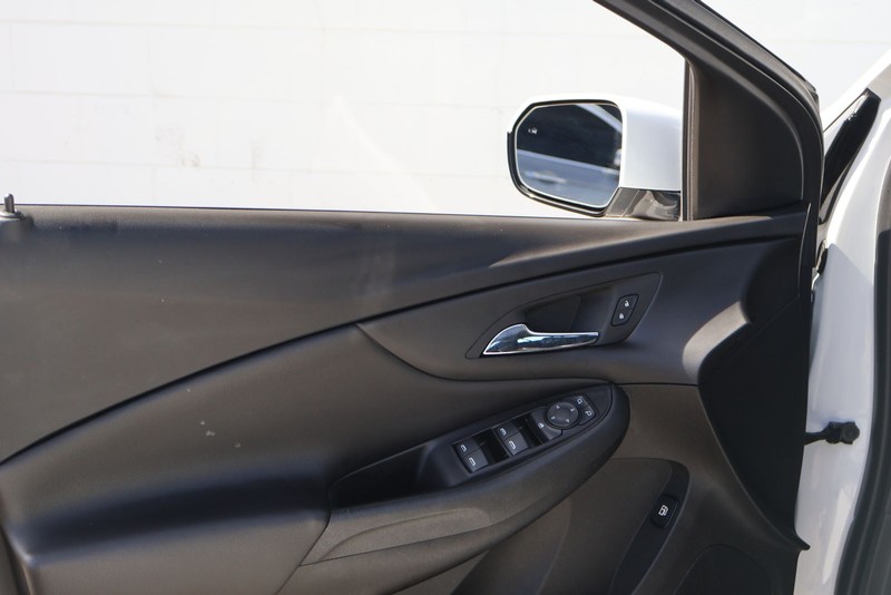 Chevrolet Volt Vehicle Full-screen Gallery Image 15