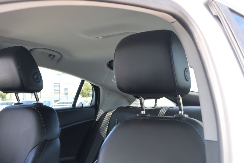 Chevrolet Volt Vehicle Full-screen Gallery Image 18