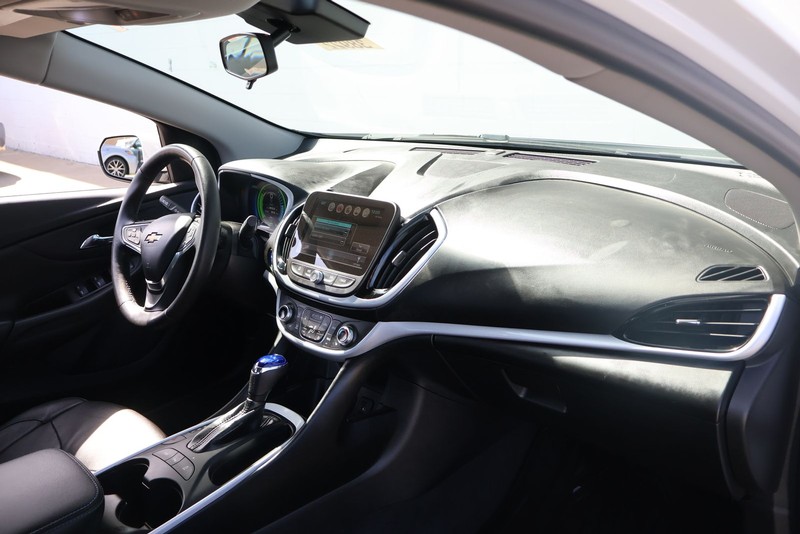 Chevrolet Volt Vehicle Full-screen Gallery Image 19