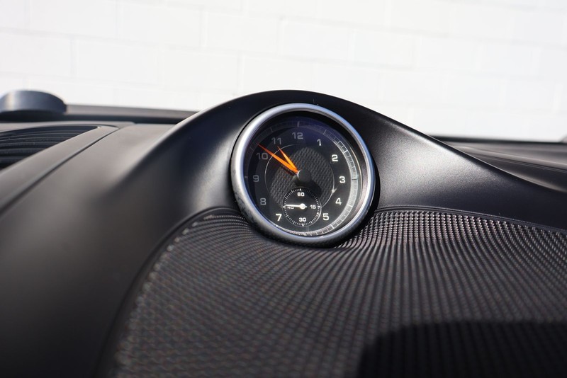 Porsche Cayenne Vehicle Full-screen Gallery Image 30