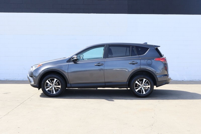 Toyota RAV4 Vehicle Full-screen Gallery Image 10