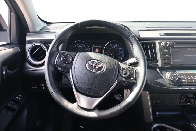Toyota RAV4 Vehicle Full-screen Gallery Image 23
