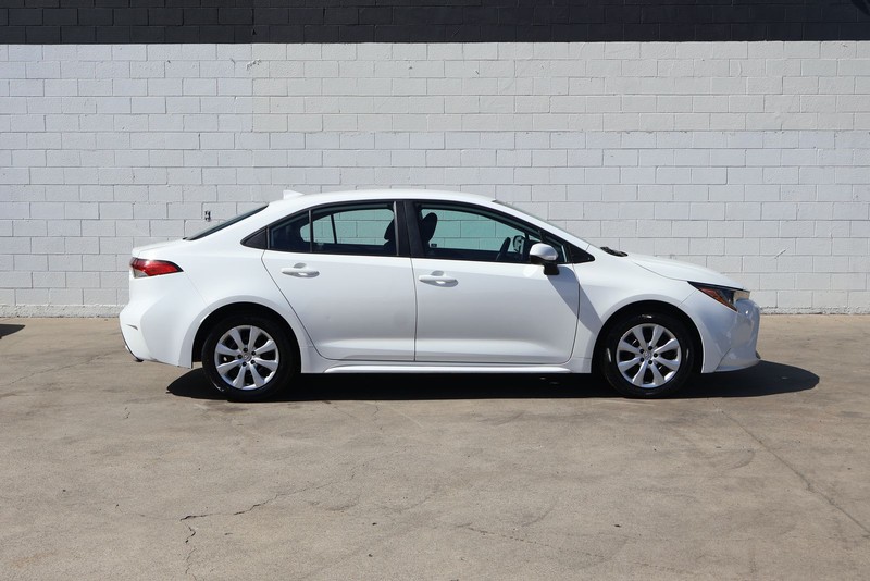 Toyota Corolla Vehicle Full-screen Gallery Image 04