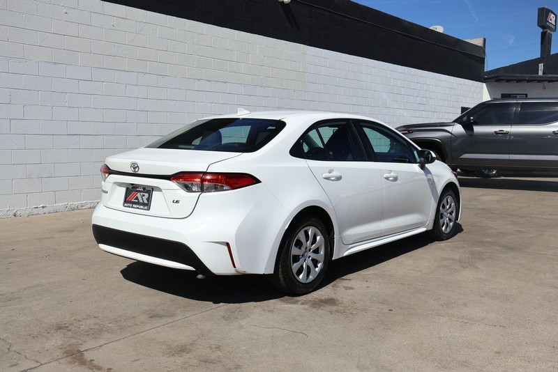 Toyota Corolla Vehicle Full-screen Gallery Image 05