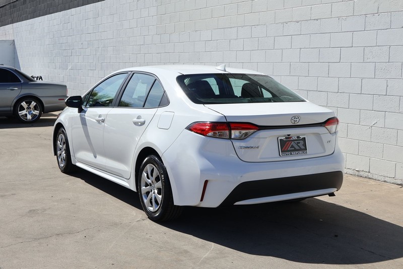 Toyota Corolla Vehicle Full-screen Gallery Image 11