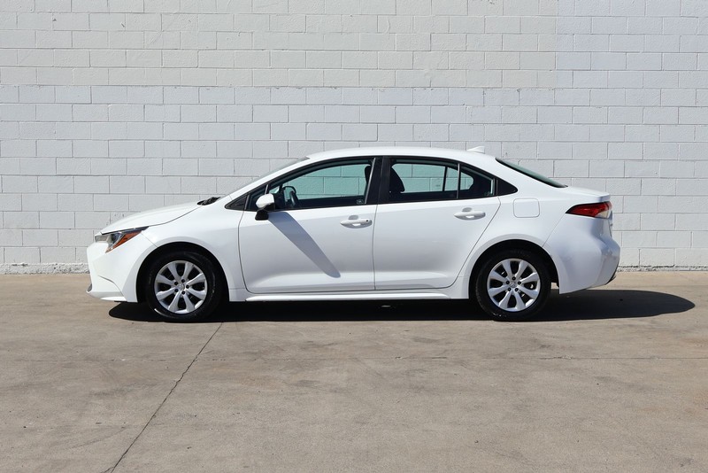 Toyota Corolla Vehicle Full-screen Gallery Image 12