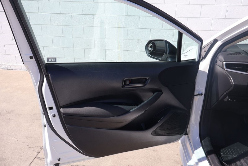 Toyota Corolla Vehicle Full-screen Gallery Image 14