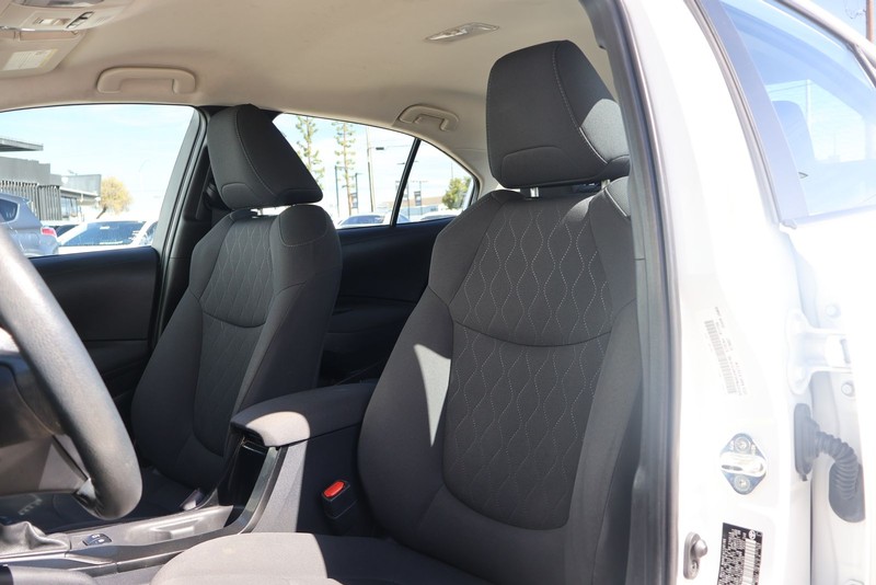 Toyota Corolla Vehicle Full-screen Gallery Image 17