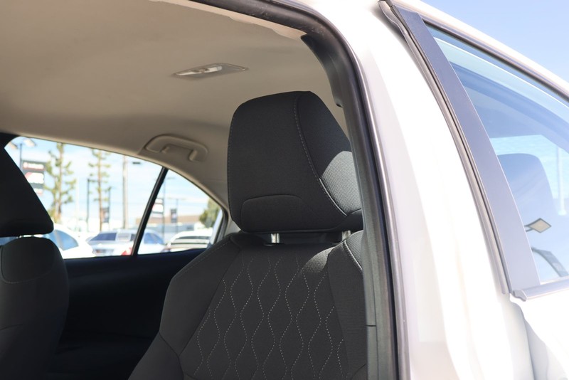 Toyota Corolla Vehicle Full-screen Gallery Image 18