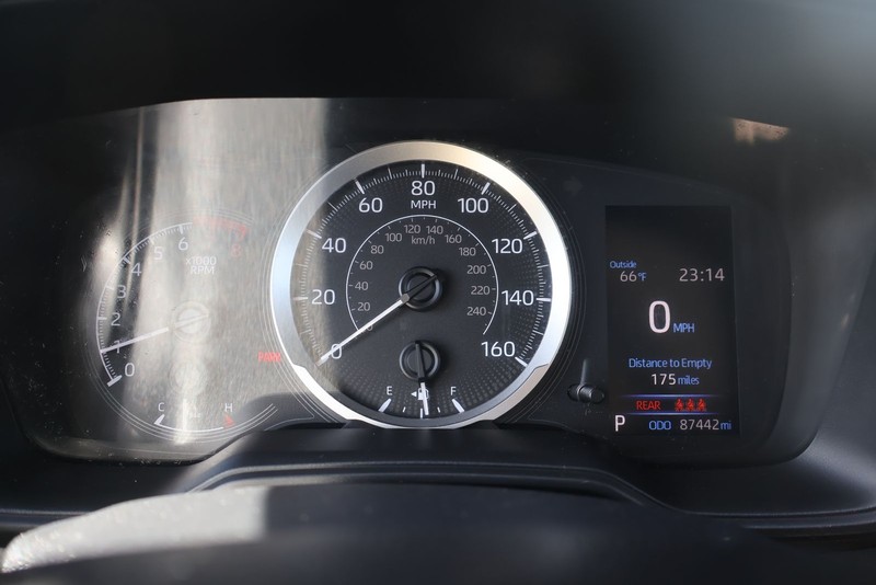 Toyota Corolla Vehicle Full-screen Gallery Image 22