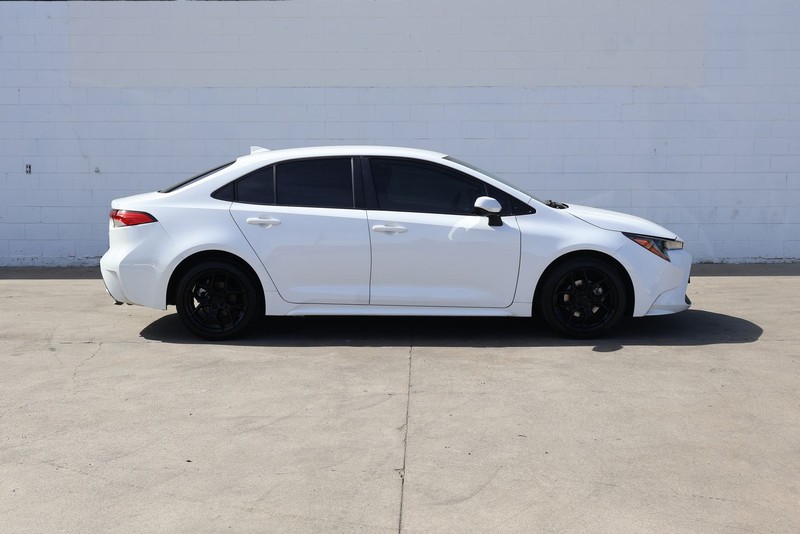 Toyota Corolla Vehicle Full-screen Gallery Image 04