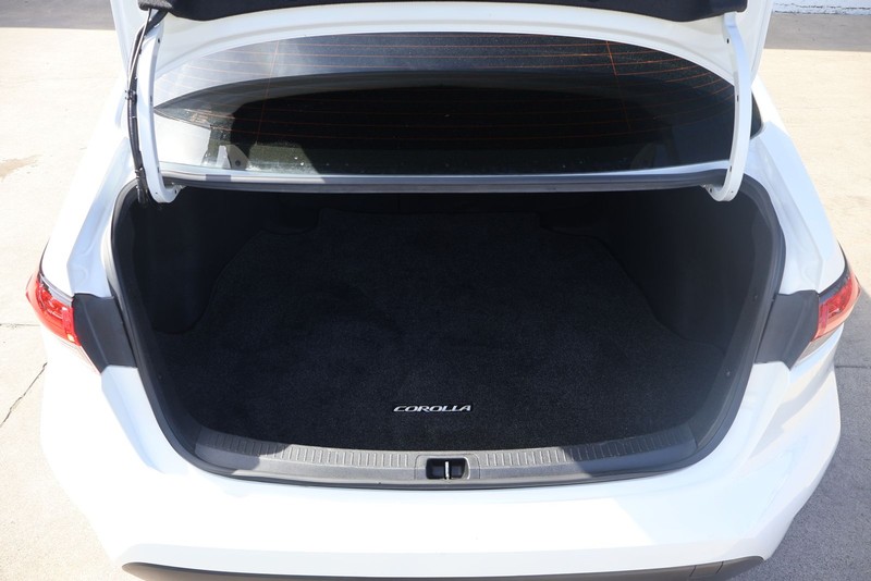 Toyota Corolla Vehicle Full-screen Gallery Image 08