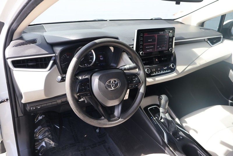 Toyota Corolla Vehicle Full-screen Gallery Image 16