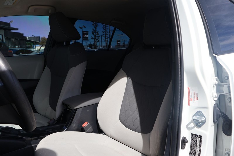 Toyota Corolla Vehicle Full-screen Gallery Image 17