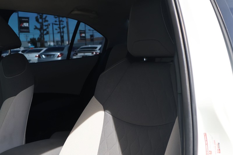 Toyota Corolla Vehicle Full-screen Gallery Image 18