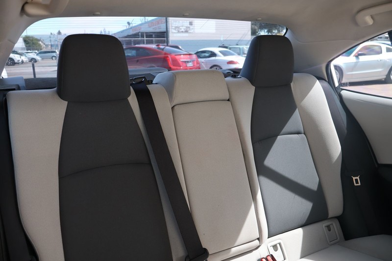 Toyota Corolla Vehicle Full-screen Gallery Image 21