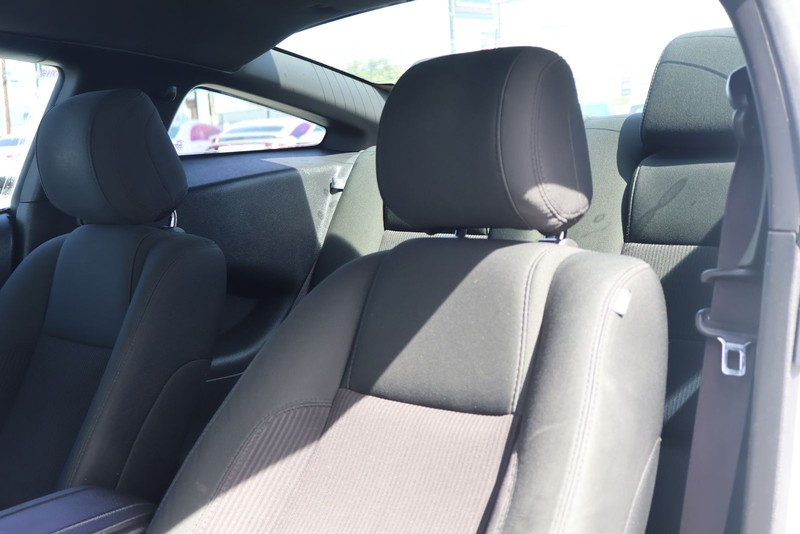 Ford Mustang Vehicle Full-screen Gallery Image 18