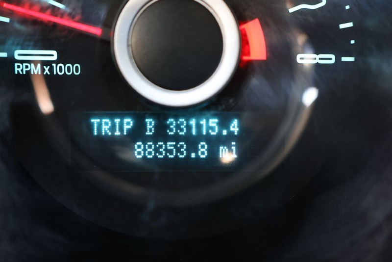 Ford Mustang Vehicle Full-screen Gallery Image 23