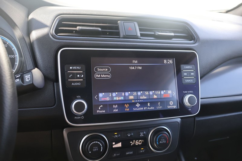 Nissan LEAF Vehicle Full-screen Gallery Image 28