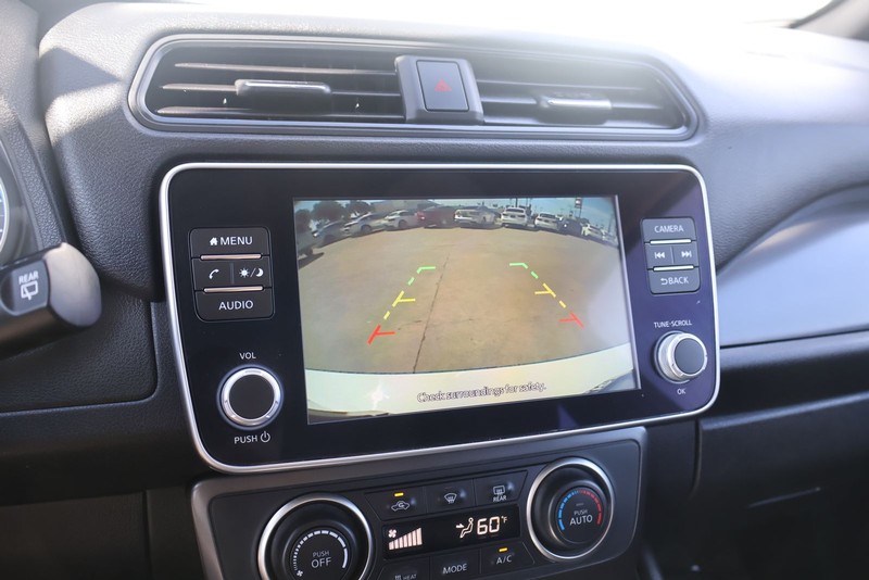 Nissan LEAF Vehicle Full-screen Gallery Image 29