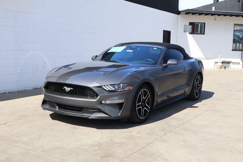 Ford Mustang Vehicle Full-screen Gallery Image 11